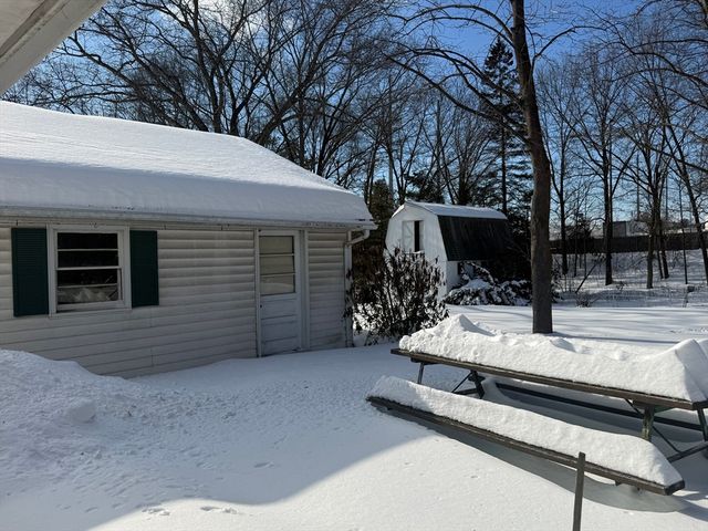 461 Sheridan St, Chicopee, MA 01020