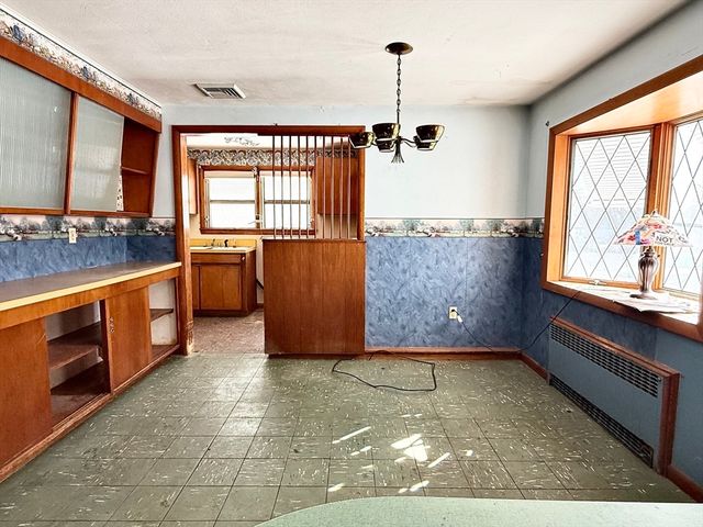 461 Sheridan St, Chicopee, MA 01020