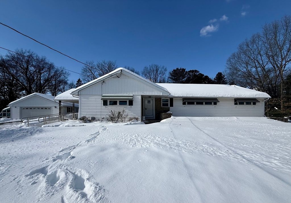 461 Sheridan St, Chicopee, MA 01020
