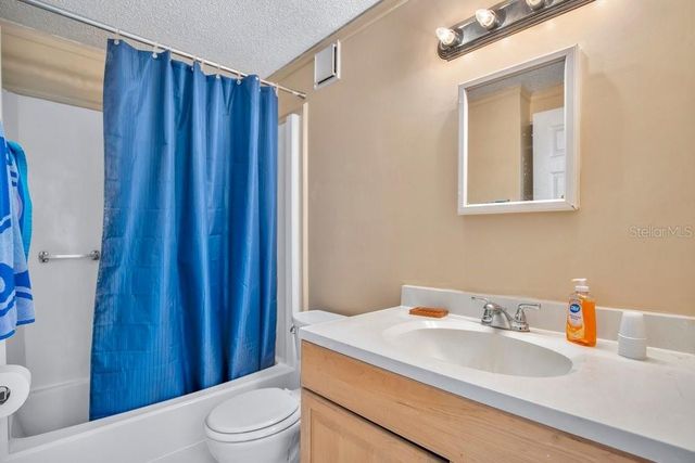 425 SCOOTER POINT, Geneva, FL 32732