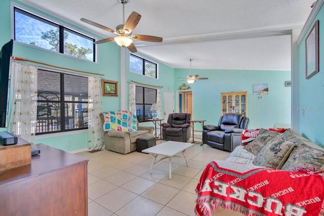 425 SCOOTER POINT, Geneva, FL 32732