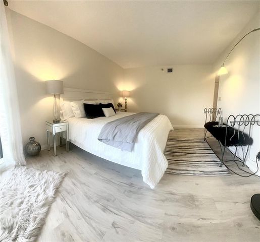 5950 PELICAN BAY PLAZA S 505, Gulfport, FL 33707