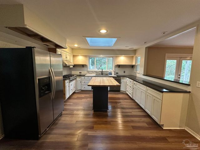 1280 Stow Ave, Pensacola, FL 32503