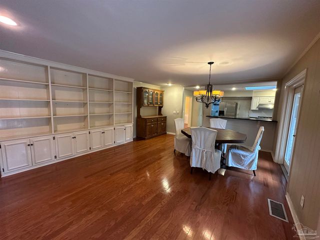 1280 Stow Ave, Pensacola, FL 32503