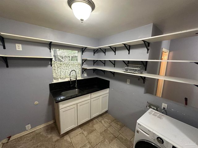 1280 Stow Ave, Pensacola, FL 32503