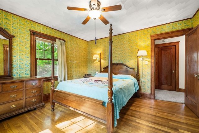 76 Elm St, Medford, MA 02155
