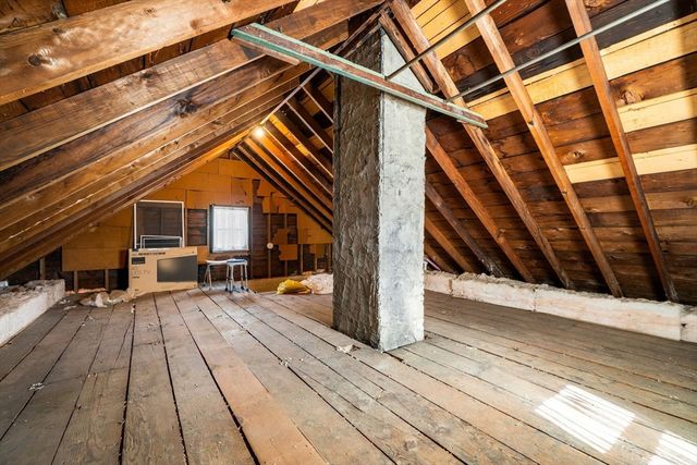 76 Elm St, Medford, MA 02155