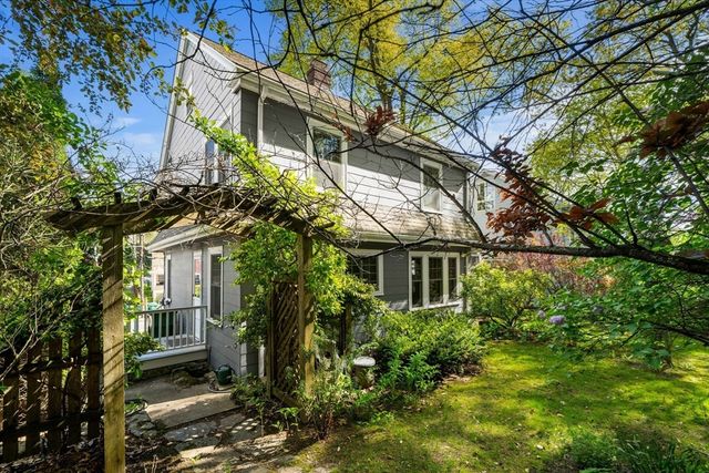 76 Elm St, Medford, MA 02155