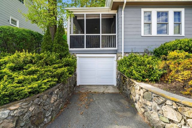 76 Elm St, Medford, MA 02155