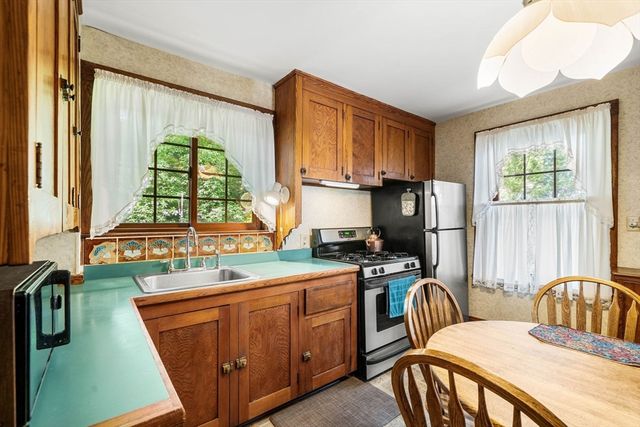 76 Elm St, Medford, MA 02155