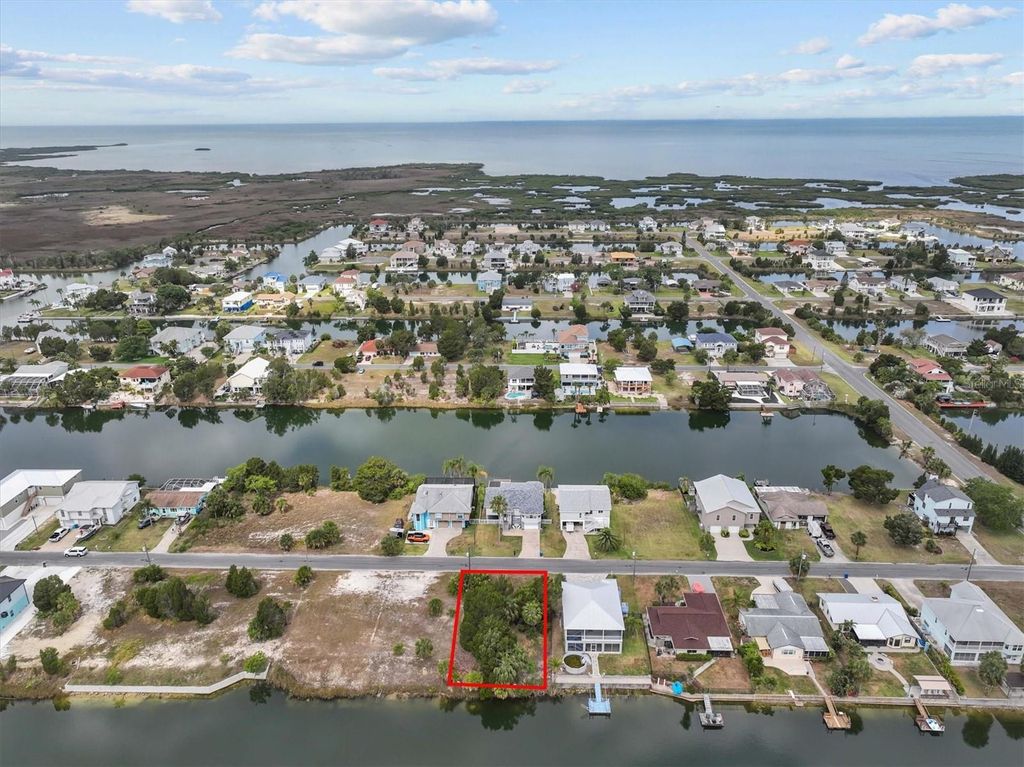 Image 11 of property listing at 3254 AZALEA DRIVE, Hernando Beach, FL 34607