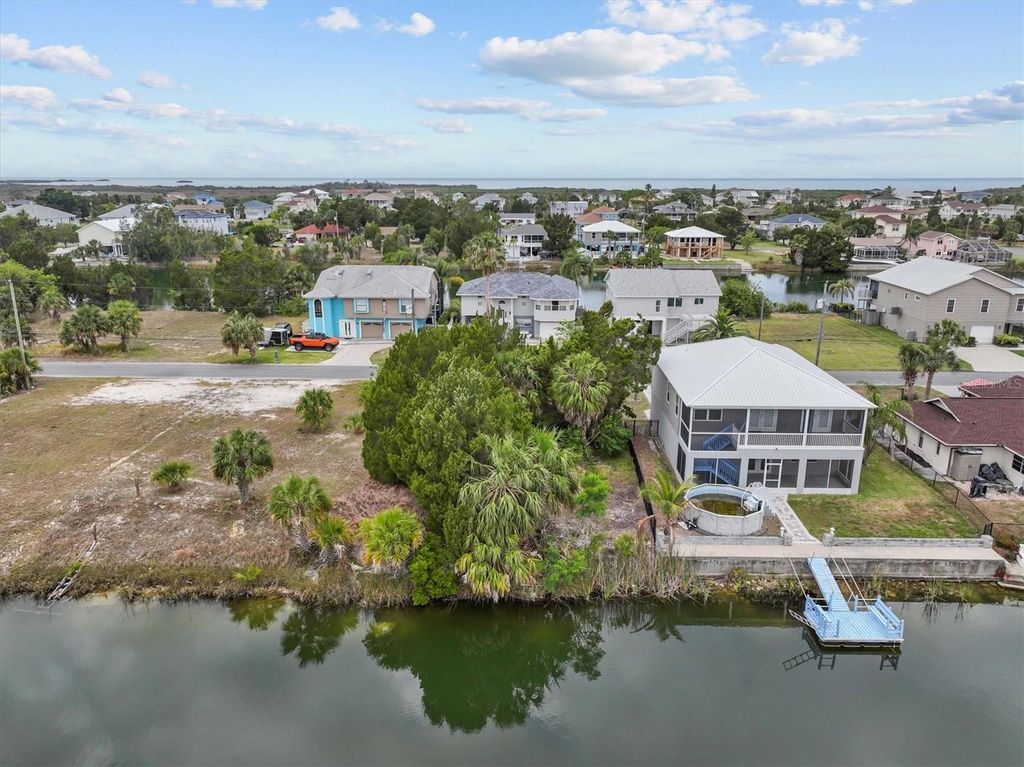 Image 8 of property listing at 3254 AZALEA DRIVE, Hernando Beach, FL 34607