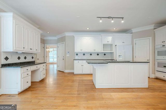 4270 Laurel Grove Trace, Suwanee, GA 30024