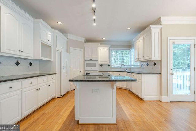 4270 Laurel Grove Trace, Suwanee, GA 30024