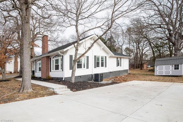 821 Fisher Ferry Street, Thomasville, NC 27360