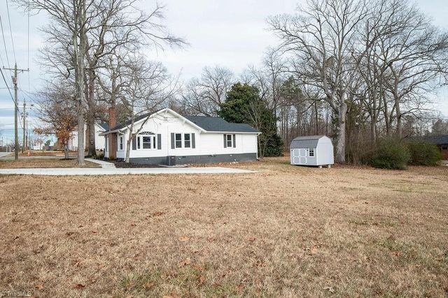 821 Fisher Ferry Street, Thomasville, NC 27360