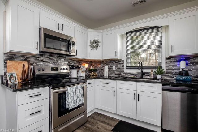 821 Fisher Ferry Street, Thomasville, NC 27360