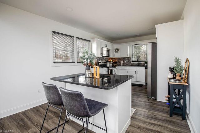 821 Fisher Ferry Street, Thomasville, NC 27360