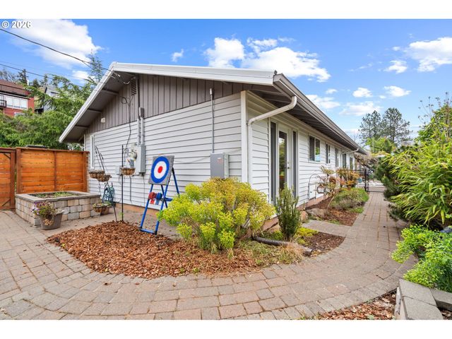 4711 FALLS VIEW Ave, West Linn, OR 97068