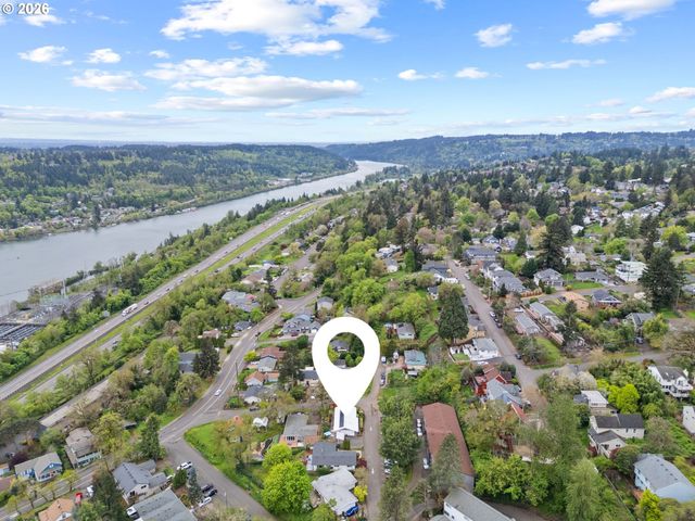 4711 FALLS VIEW Ave, West Linn, OR 97068