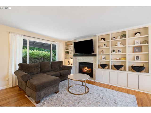 4711 FALLS VIEW Ave, West Linn, OR 97068