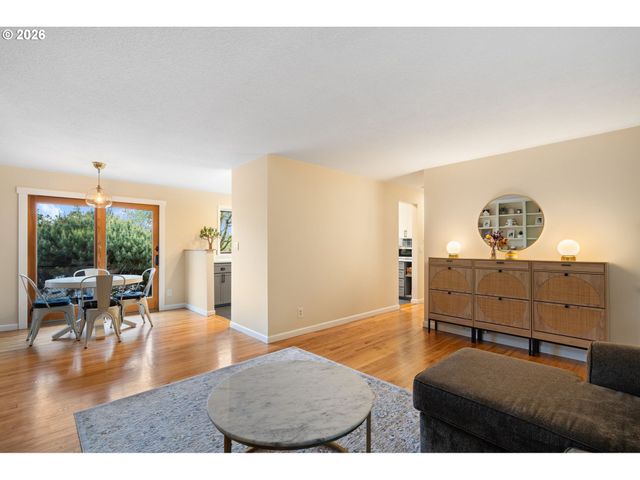 4711 FALLS VIEW Ave, West Linn, OR 97068