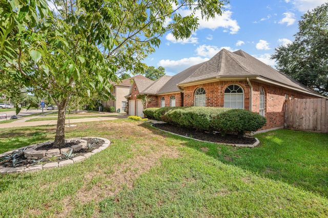 11919 Lakewood Hills Drive, Tomball, TX 77377