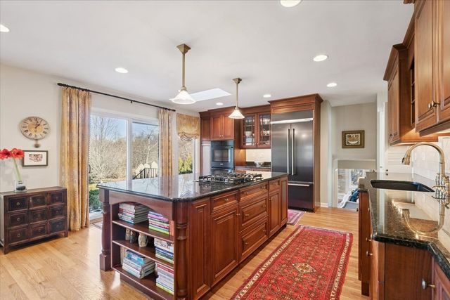 454 W Sheridan Place, Lake Bluff, IL 60044