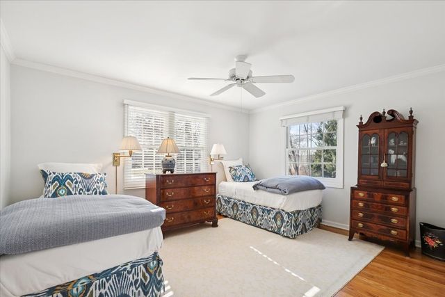 454 W Sheridan Place, Lake Bluff, IL 60044