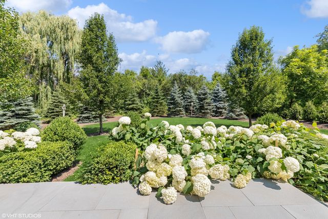 454 W Sheridan Place, Lake Bluff, IL 60044