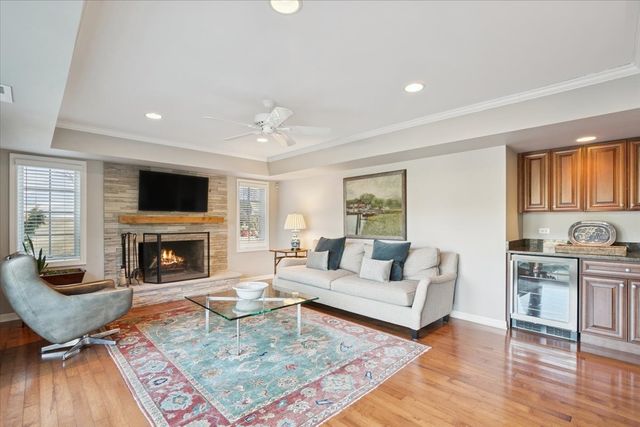 454 W Sheridan Place, Lake Bluff, IL 60044