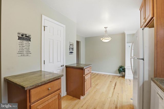 22 PENNWICK DR, Lititz, PA 17543
