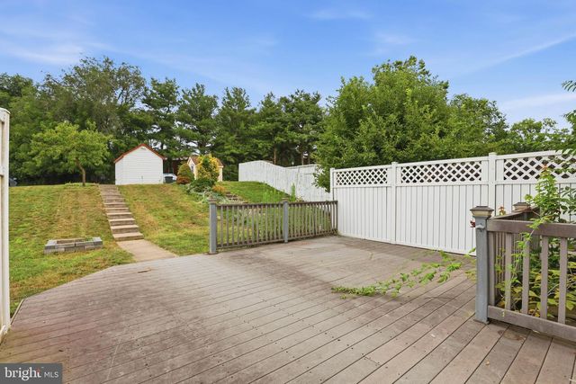 22 PENNWICK DR, Lititz, PA 17543