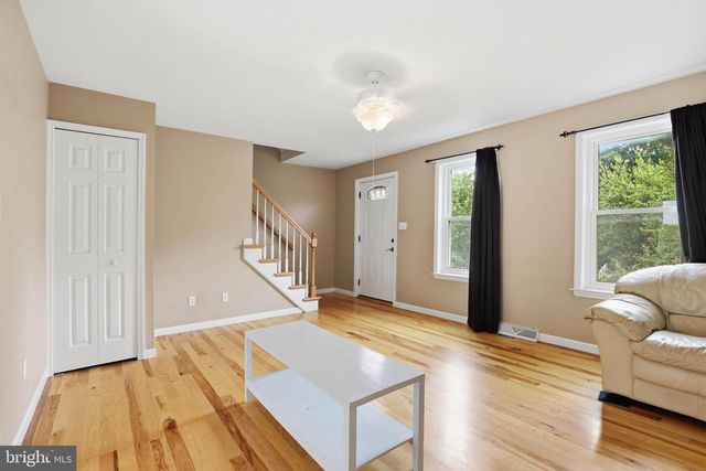 22 PENNWICK DR, Lititz, PA 17543