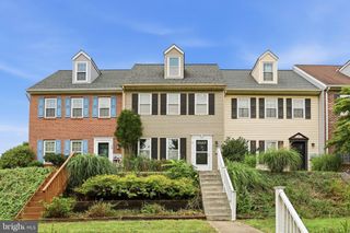 22 PENNWICK DR, Lititz, PA 17543