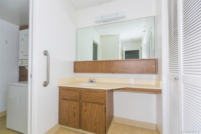 98-402 Koauka Loop 605, Aiea, HI 96701