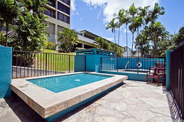 98-402 Koauka Loop 605, Aiea, HI 96701