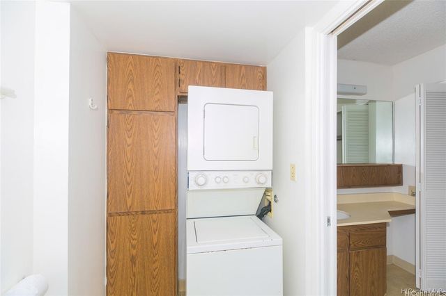 98-402 Koauka Loop 605, Aiea, HI 96701