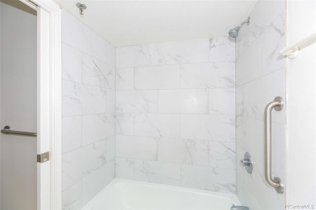 98-402 Koauka Loop 605, Aiea, HI 96701