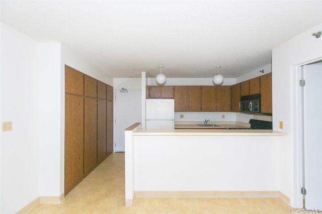 98-402 Koauka Loop 605, Aiea, HI 96701