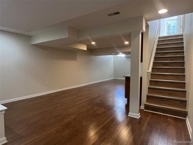 6161 Elarz Drive, Troy, MI 48085