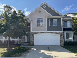 6161 Elarz Drive, Troy, MI 48085
