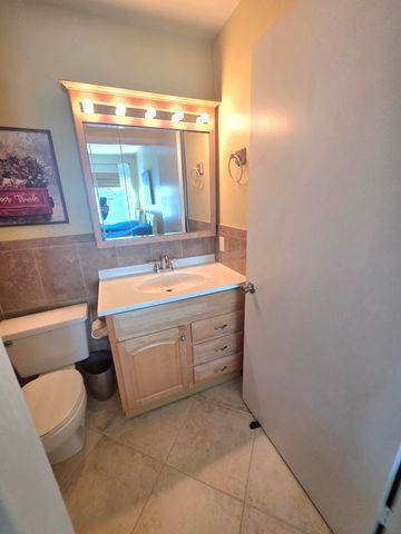 311 Waterside Drive 9c, Hypoluxo, FL 33462