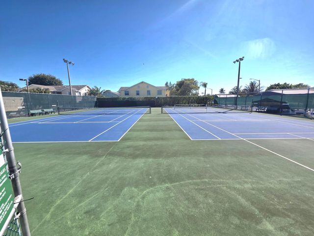 311 Waterside Drive 9c, Hypoluxo, FL 33462