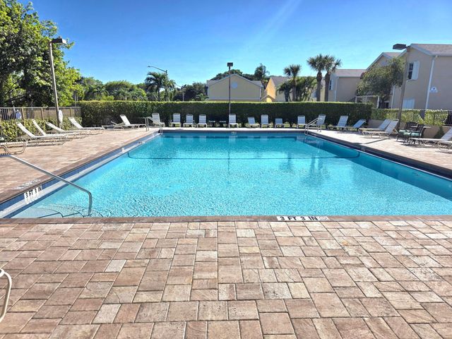 311 Waterside Drive 9c, Hypoluxo, FL 33462