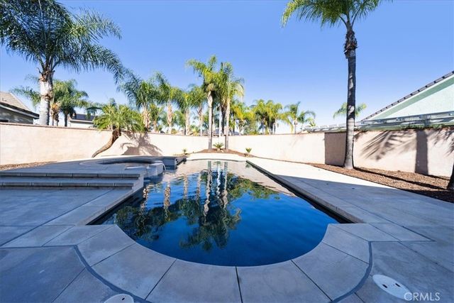 2812 Via Mazatlan, Corona, CA 92882