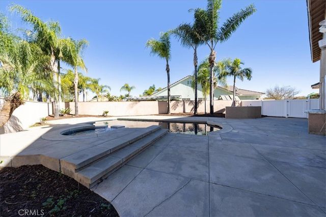 2812 Via Mazatlan, Corona, CA 92882