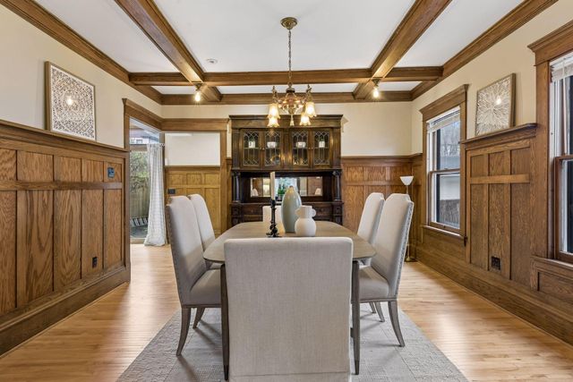 2027 Emerson Avenue S, Minneapolis, MN 55405