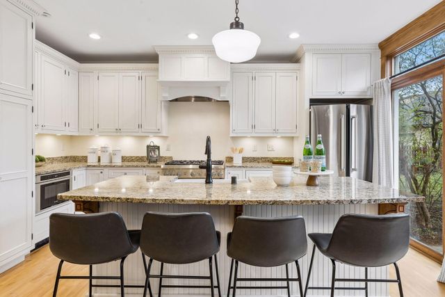 2027 Emerson Avenue S, Minneapolis, MN 55405