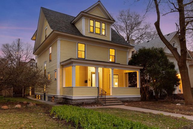 2027 Emerson Avenue S, Minneapolis, MN 55405